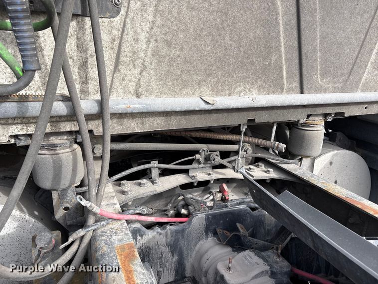 image for item EU8598 2018 International LF687 semi truck