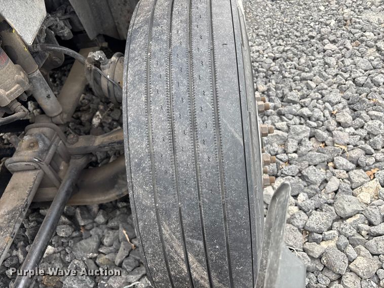 image for item EU8598 2018 International LF687 semi truck