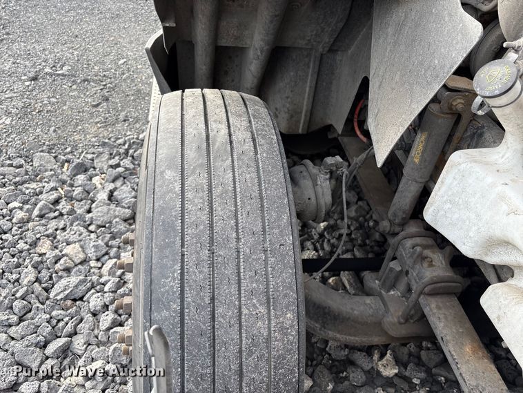 image for item EU8598 2018 International LF687 semi truck