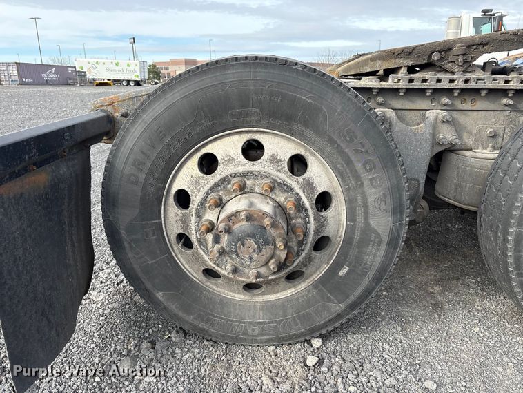 image for item EU8598 2018 International LF687 semi truck