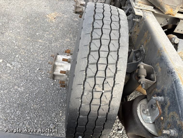 image for item EU8598 2018 International LF687 semi truck