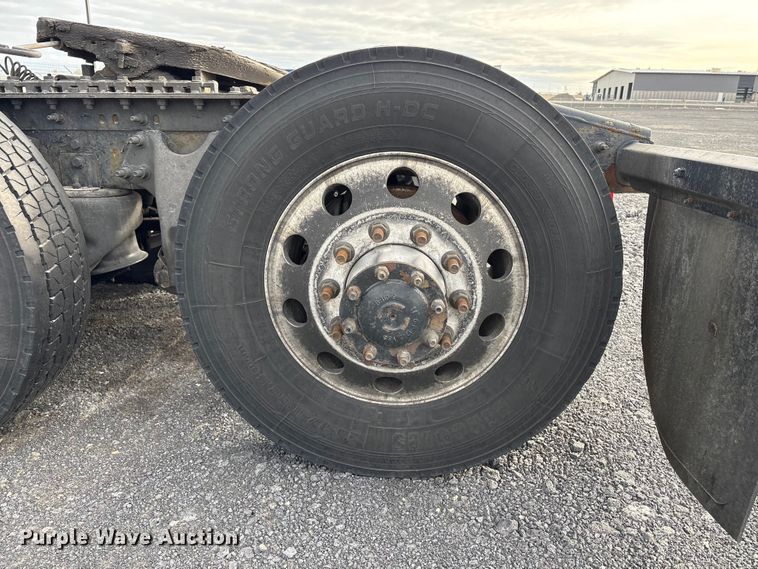 image for item EU8598 2018 International LF687 semi truck