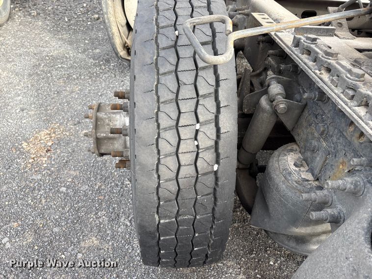 image for item EU8598 2018 International LF687 semi truck