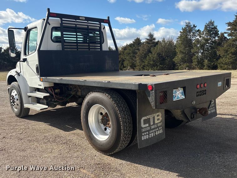 image for item EV2839 2004 Freightliner M2 flatbed truck