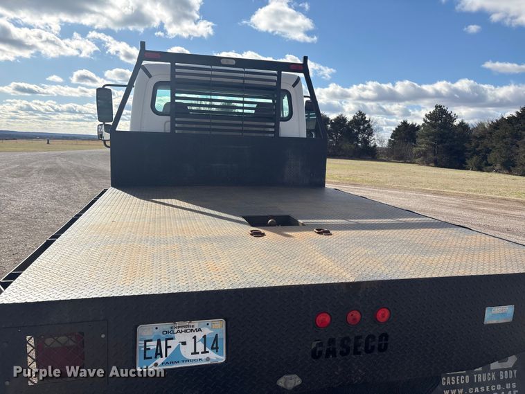 image for item EV2839 2004 Freightliner M2 flatbed truck