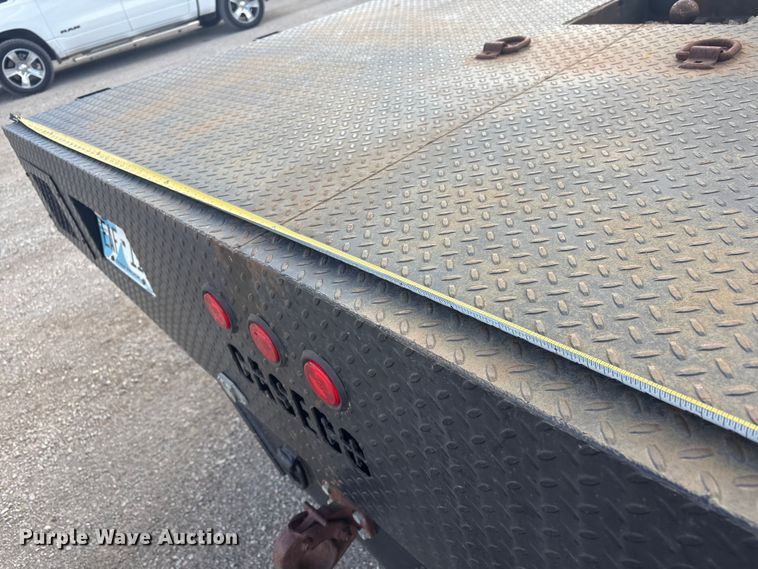 image for item EV2839 2004 Freightliner M2 flatbed truck