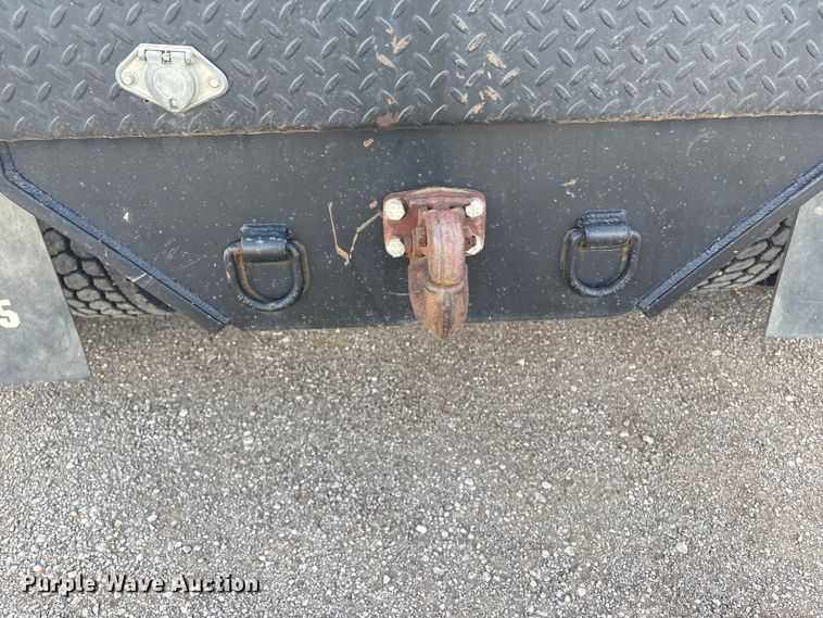 image for item EV2839 2004 Freightliner M2 flatbed truck