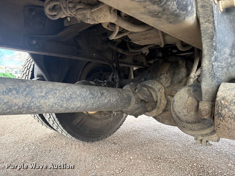 image for item EV2839 2004 Freightliner M2 flatbed truck