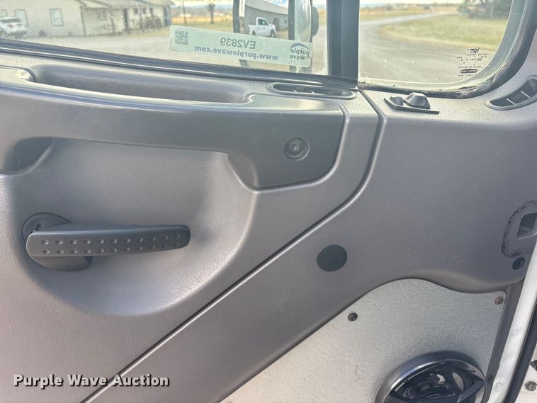 image for item EV2839 2004 Freightliner M2 flatbed truck