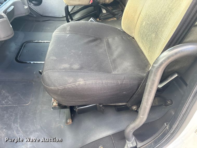 image for item EV2839 2004 Freightliner M2 flatbed truck