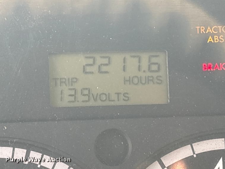 image for item EV2839 2004 Freightliner M2 flatbed truck