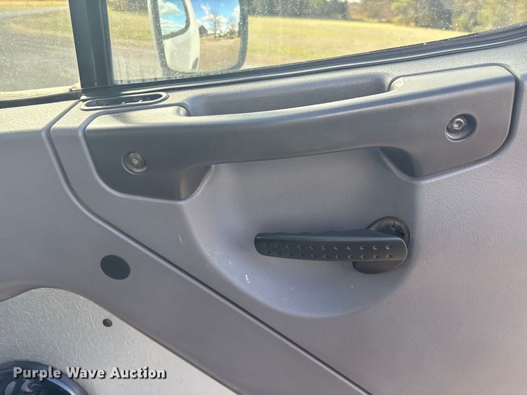 image for item EV2839 2004 Freightliner M2 flatbed truck