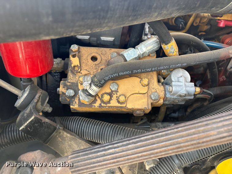 image for item EV2839 2004 Freightliner M2 flatbed truck