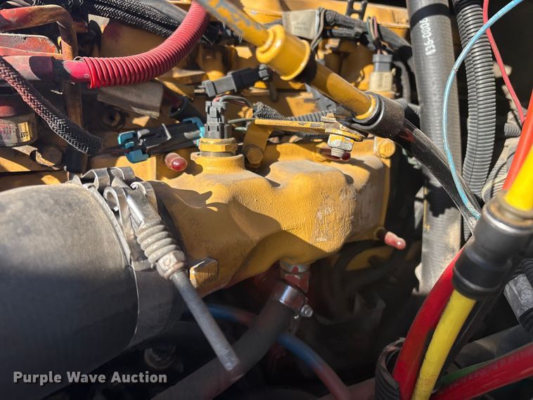 image for item EV2839 2004 Freightliner M2 flatbed truck