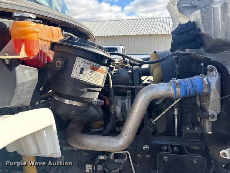 image for item EV2839 2004 Freightliner M2 flatbed truck