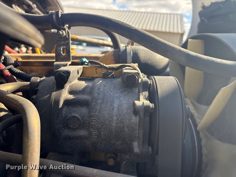 image for item EV2839 2004 Freightliner M2 flatbed truck