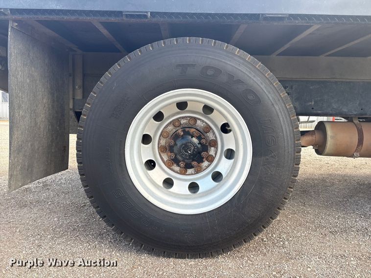 image for item EV2839 2004 Freightliner M2 flatbed truck