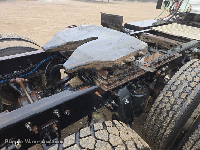 image for item EV5554 2016 Freightliner Cascadia semi truck