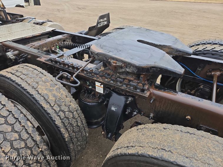 image for item EV5554 2016 Freightliner Cascadia semi truck