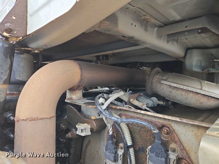 image for item EV5554 2016 Freightliner Cascadia semi truck