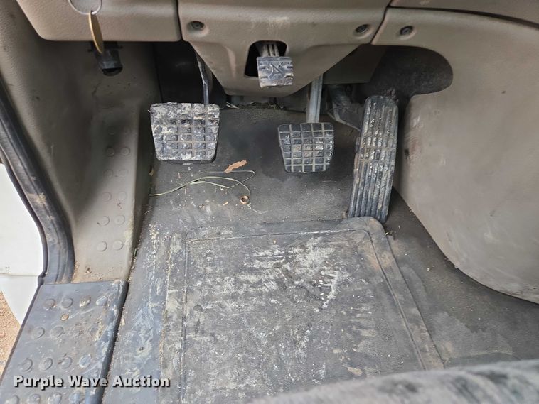 image for item EV5554 2016 Freightliner Cascadia semi truck