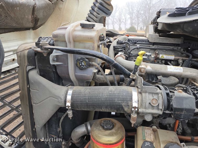 image for item EV5554 2016 Freightliner Cascadia semi truck