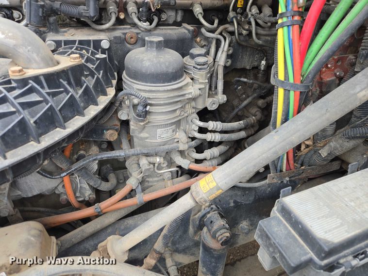 image for item EV5554 2016 Freightliner Cascadia semi truck