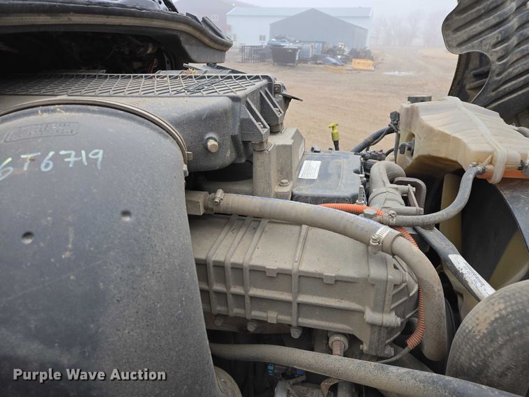 image for item EV5554 2016 Freightliner Cascadia semi truck