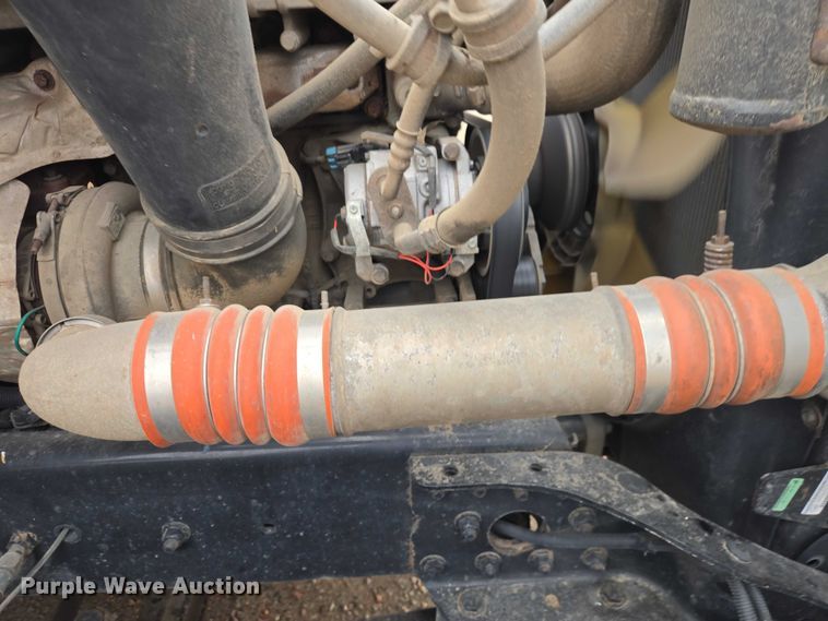 image for item EV5554 2016 Freightliner Cascadia semi truck