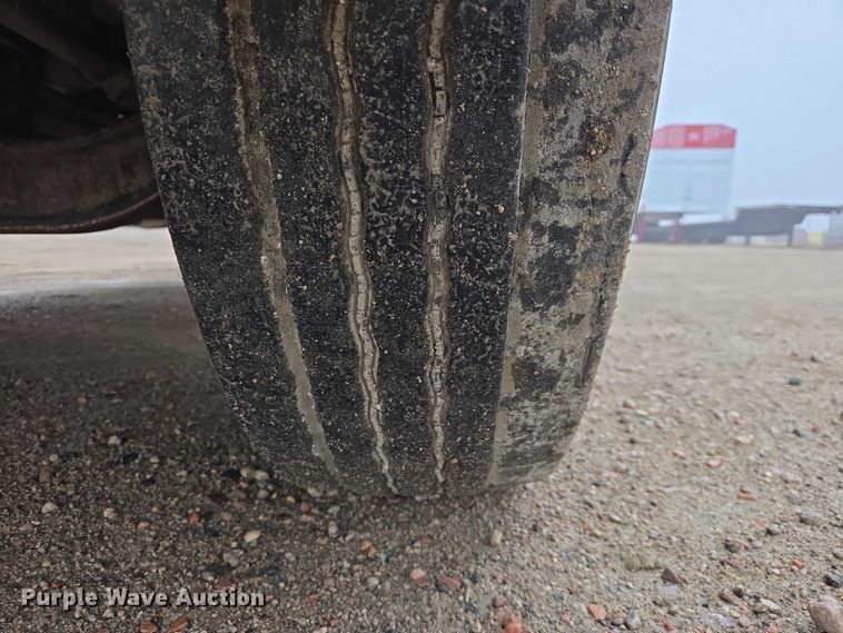 image for item EV5554 2016 Freightliner Cascadia semi truck