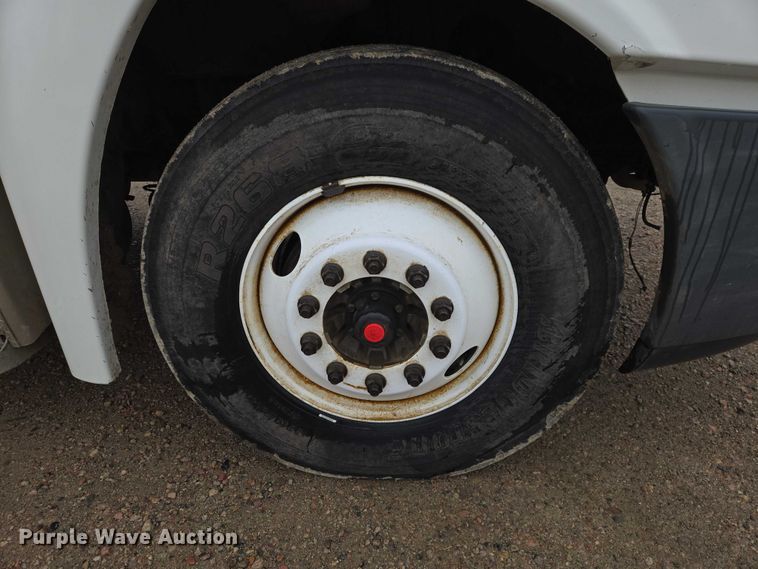 image for item EV5554 2016 Freightliner Cascadia semi truck