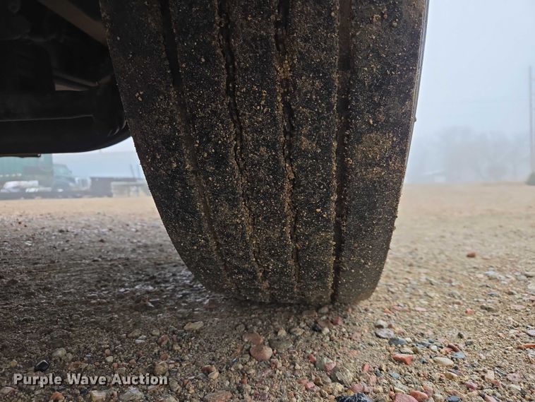 image for item EV5554 2016 Freightliner Cascadia semi truck