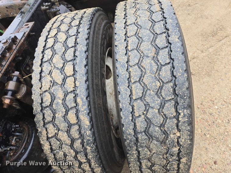 image for item EV5554 2016 Freightliner Cascadia semi truck