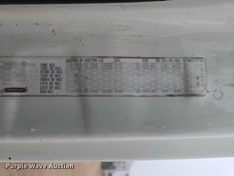 image for item EV5554 2016 Freightliner Cascadia semi truck