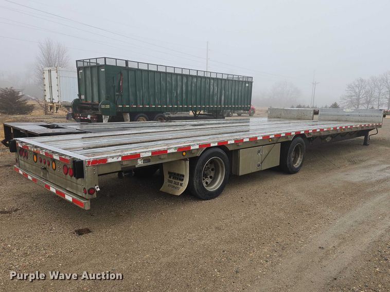 image for item EV5558 2004 Wilson CFD-900 drop deck trailer