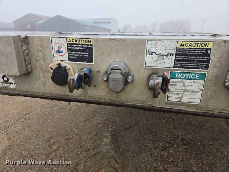 image for item EV5558 2004 Wilson CFD-900 drop deck trailer