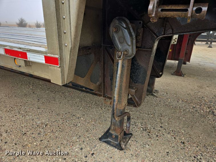 image for item EV5558 2004 Wilson CFD-900 drop deck trailer