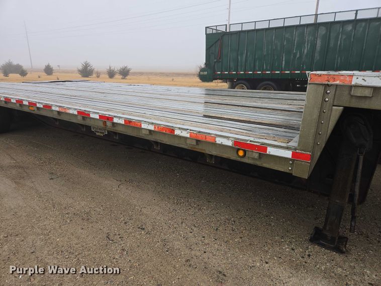 image for item EV5558 2004 Wilson CFD-900 drop deck trailer
