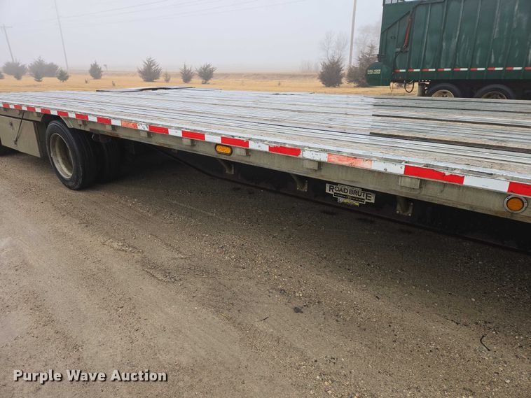 image for item EV5558 2004 Wilson CFD-900 drop deck trailer
