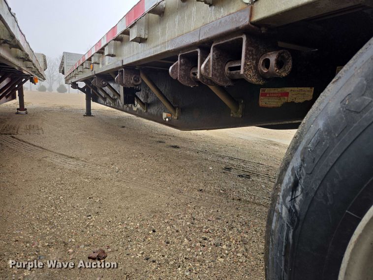 image for item EV5558 2004 Wilson CFD-900 drop deck trailer