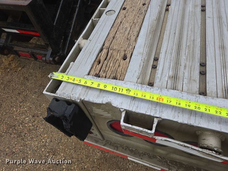 image for item EV5558 2004 Wilson CFD-900 drop deck trailer
