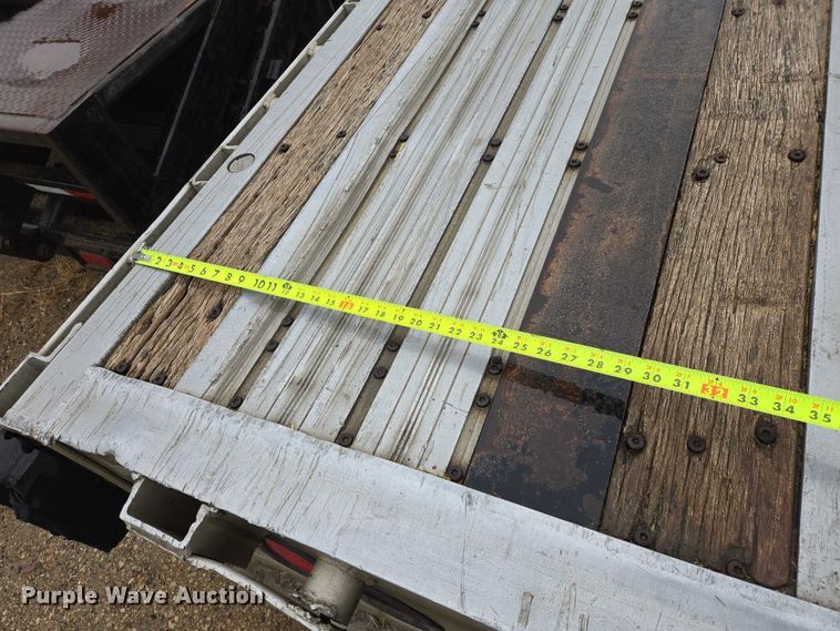 image for item EV5558 2004 Wilson CFD-900 drop deck trailer