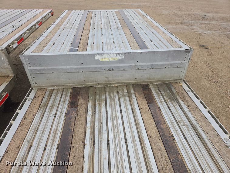 image for item EV5558 2004 Wilson CFD-900 drop deck trailer