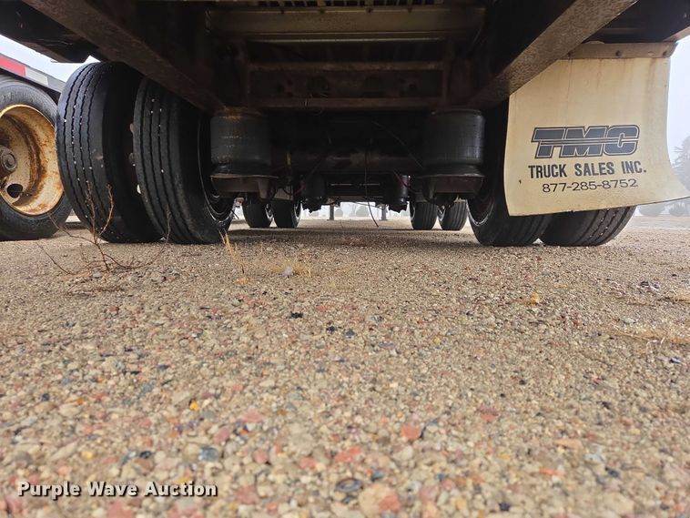 image for item EV5558 2004 Wilson CFD-900 drop deck trailer