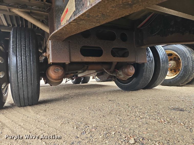 image for item EV5558 2004 Wilson CFD-900 drop deck trailer