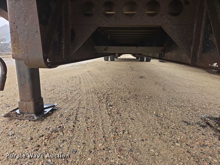 image for item EV5558 2004 Wilson CFD-900 drop deck trailer