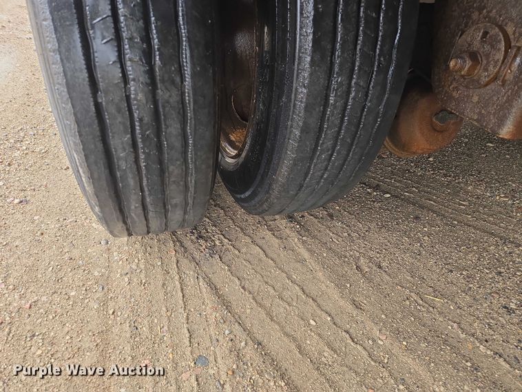 image for item EV5558 2004 Wilson CFD-900 drop deck trailer