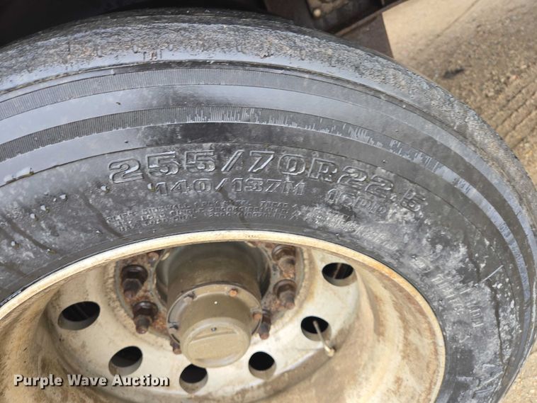 image for item EV5558 2004 Wilson CFD-900 drop deck trailer