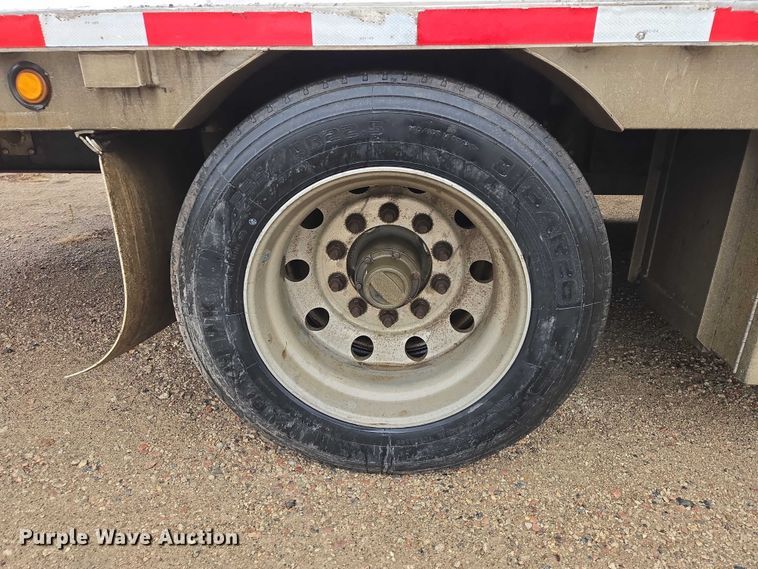 image for item EV5558 2004 Wilson CFD-900 drop deck trailer