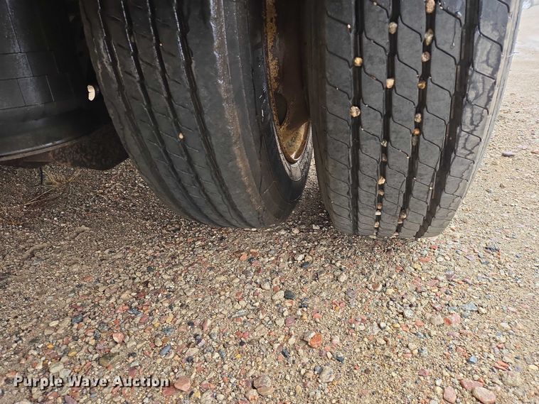 image for item EV5558 2004 Wilson CFD-900 drop deck trailer